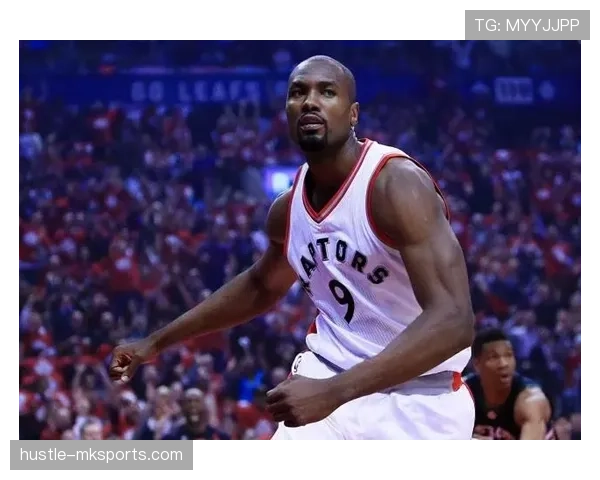 奥布拉克神勇扑救指挥防线,助球队状态回升全取三分 奥布拉克神勇扑救指挥防线,助球队状态回升全取三分