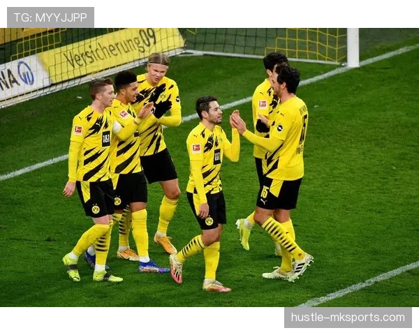 多特蒙德新赛季启用逼抢战术，球员们表现稳健迎战对手