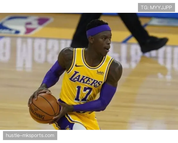 怀特挡拆分球制造换防错位 提升进攻稳定性